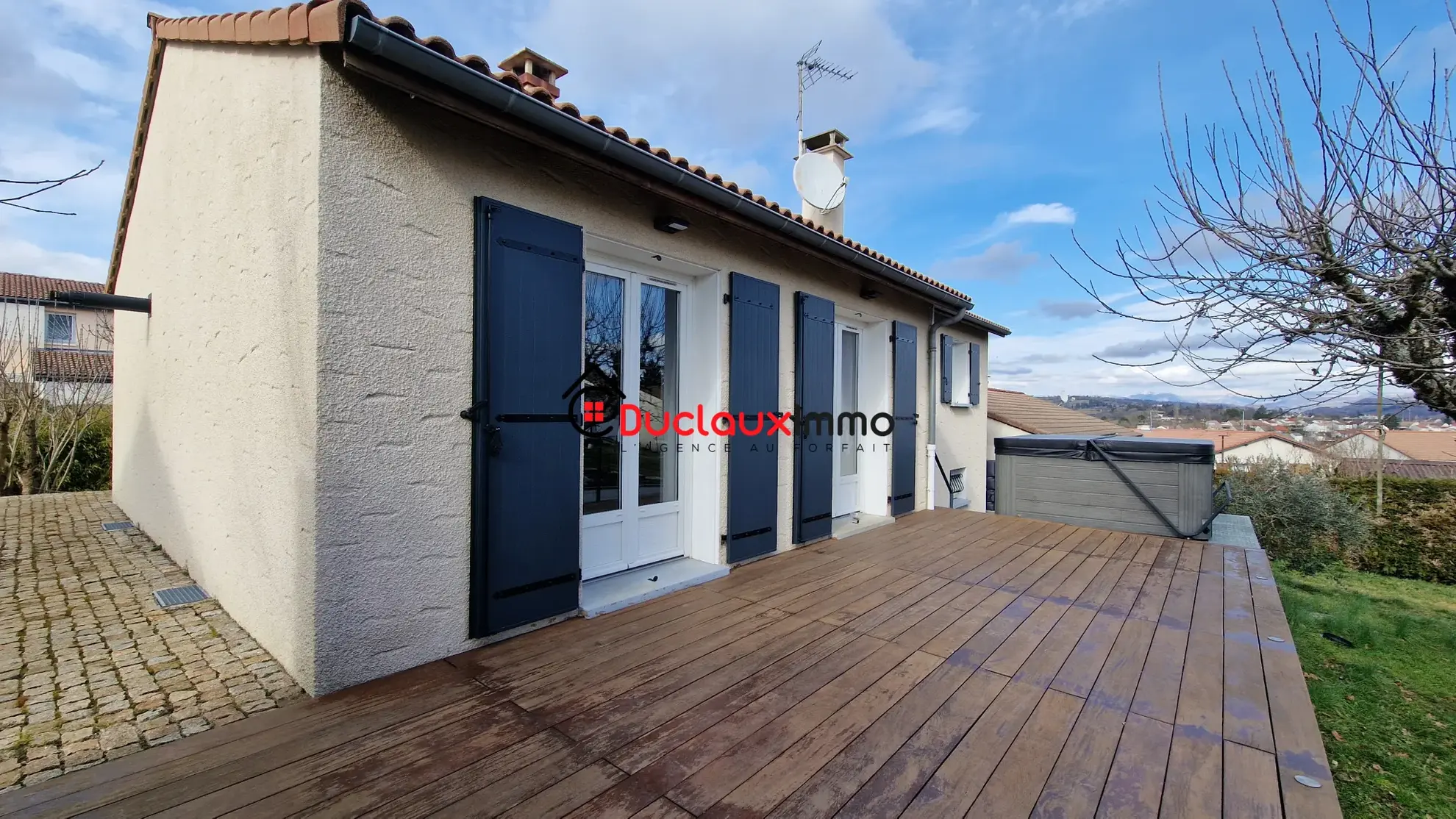 Maison de plain-pied à vendre à Aurillac avec sous-sol et terrasse 