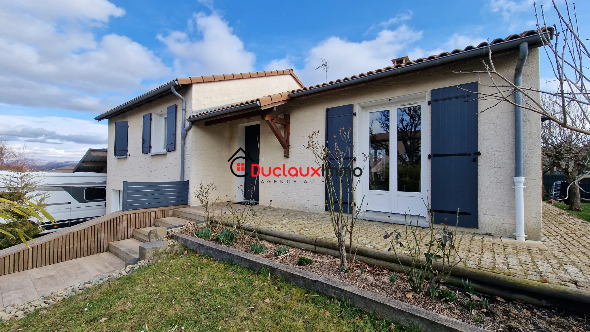 Maison de plain-pied à vendre à Aurillac avec sous-sol et terrasse 