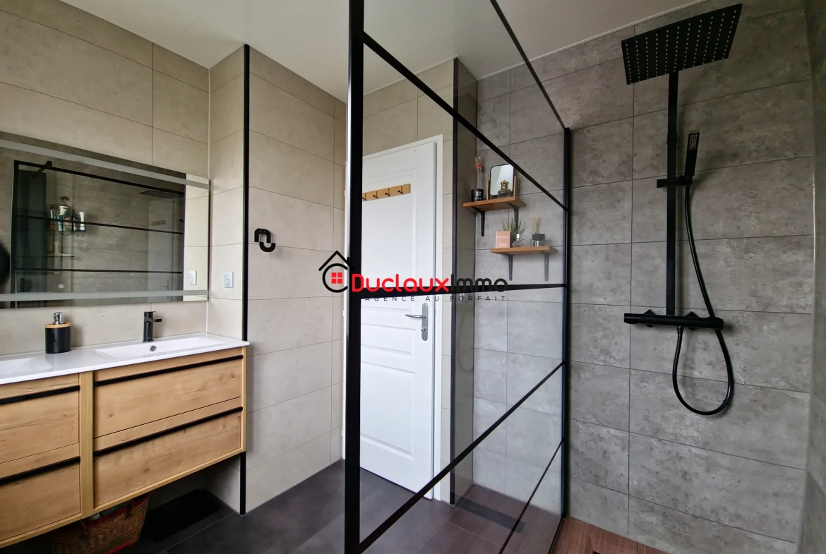 Maison de plain-pied à vendre à Aurillac avec sous-sol et terrasse 
