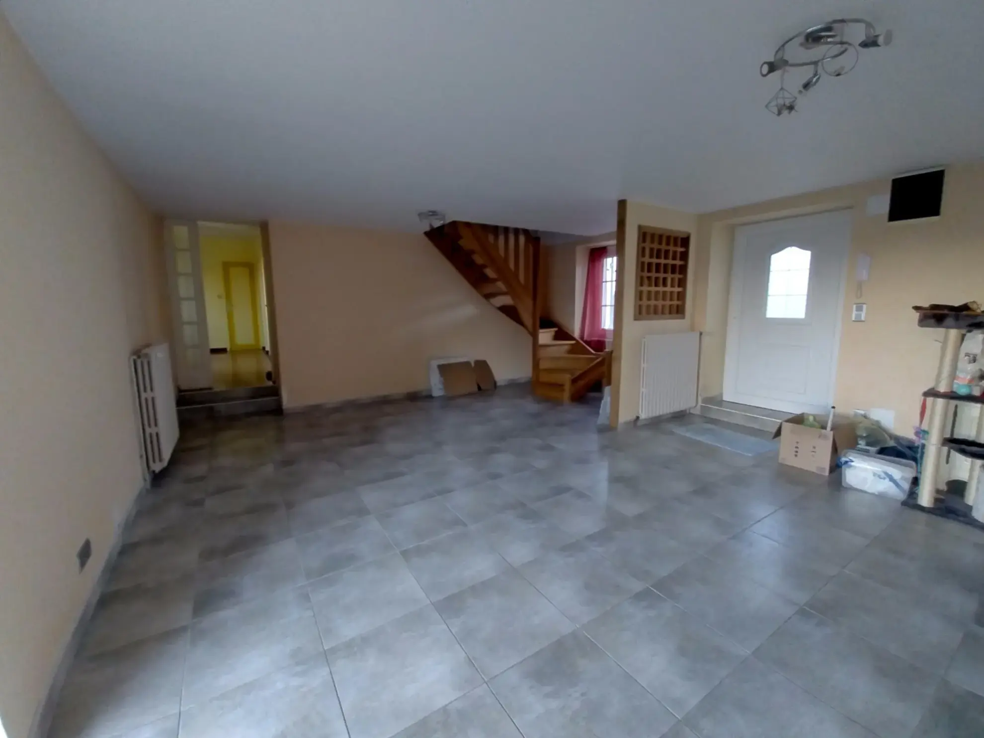 Belle maison en pierre rénovée avec piscine et grand jardin à Razac-sur-l'Isle 