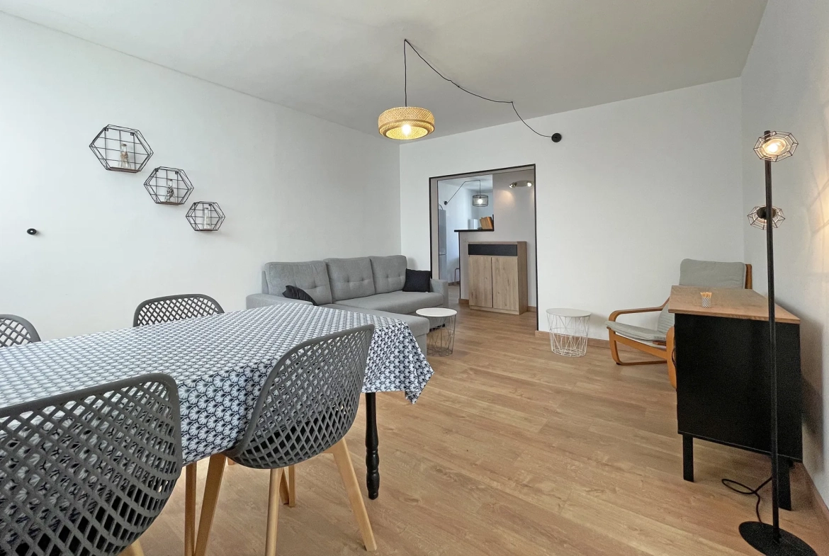Appartement 4 pièces rénové avec vue panoramique à Nîmes - Dernier étage 