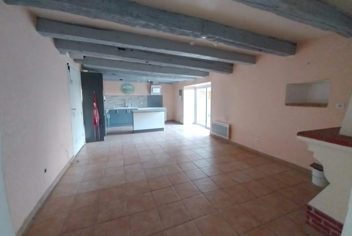 Belle maison en pierre rénovée avec piscine et grand jardin à Razac-sur-l'Isle 