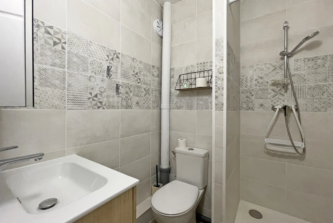 Appartement 4 pièces rénové avec vue panoramique à Nîmes - Dernier étage 