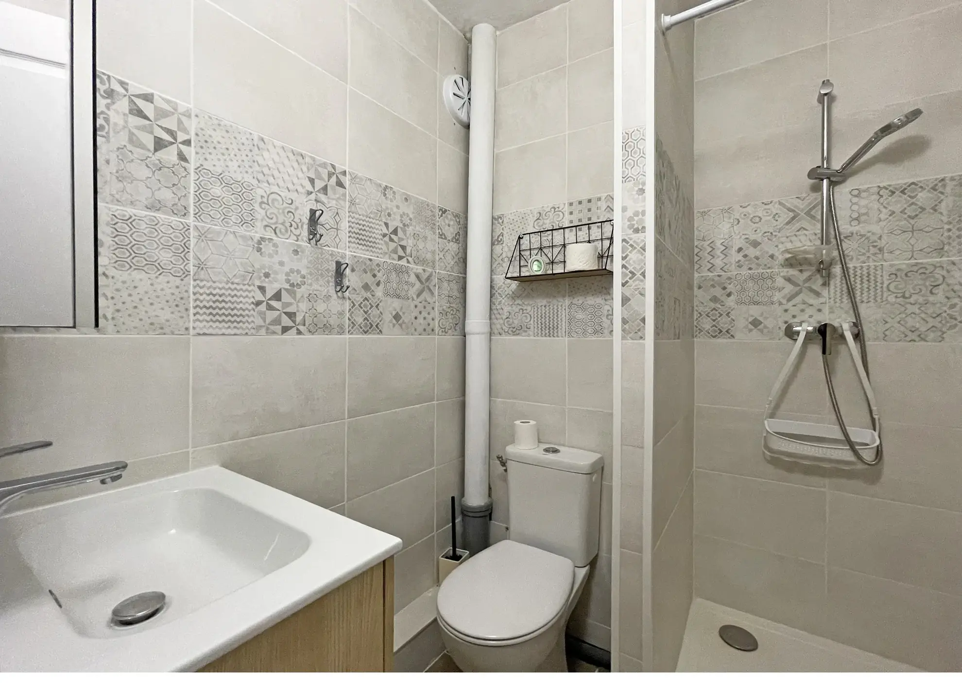 Appartement 4 pièces rénové avec vue panoramique à Nîmes - Dernier étage 