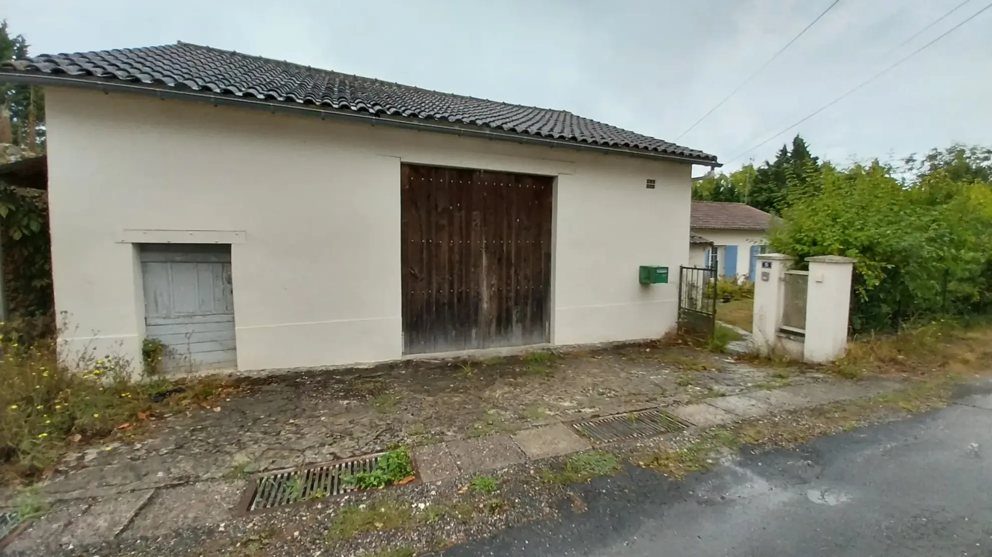 Belle maison en pierre rénovée avec piscine et grand jardin à Razac-sur-l'Isle 