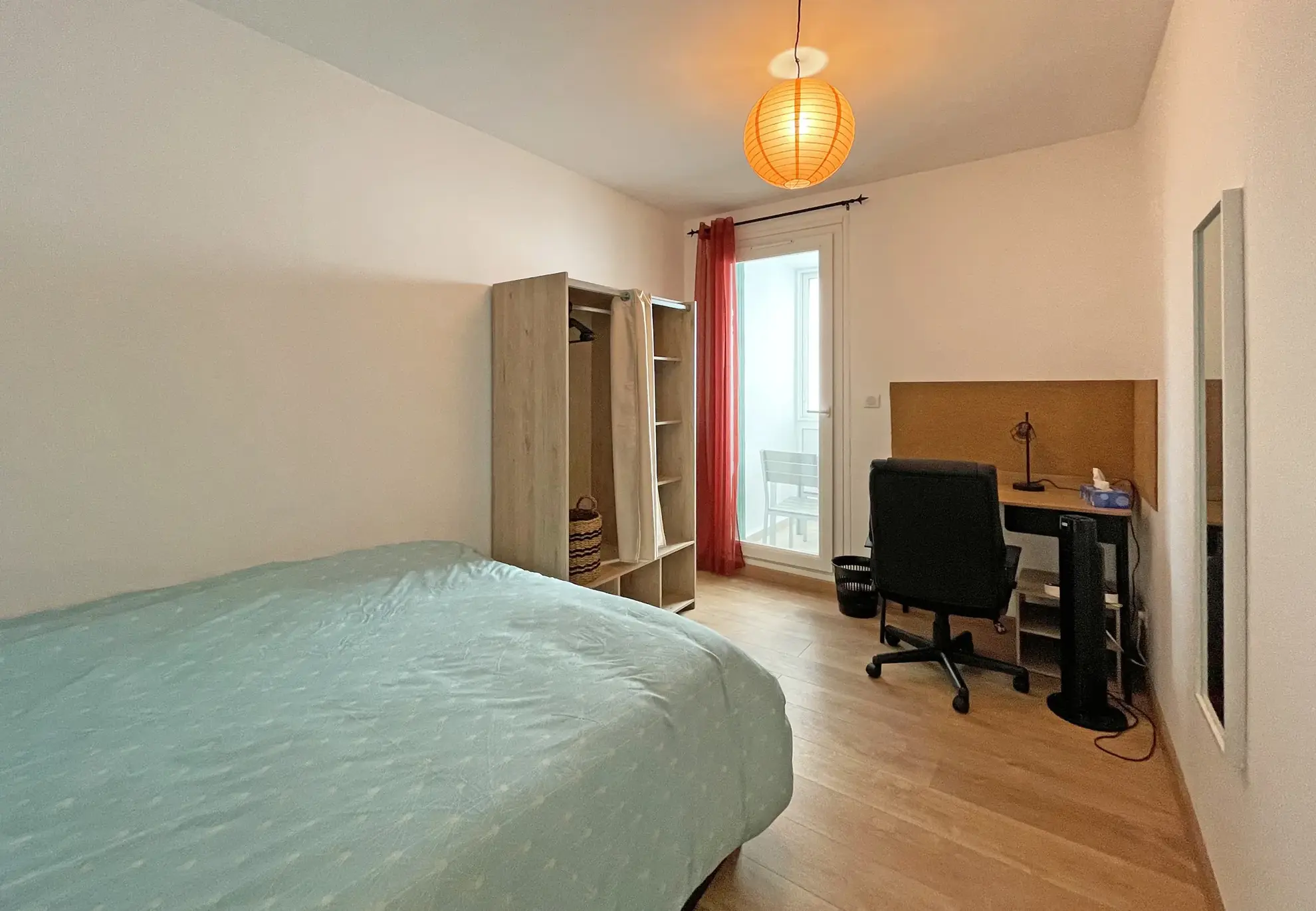 Appartement 4 pièces rénové avec vue panoramique à Nîmes - Dernier étage 