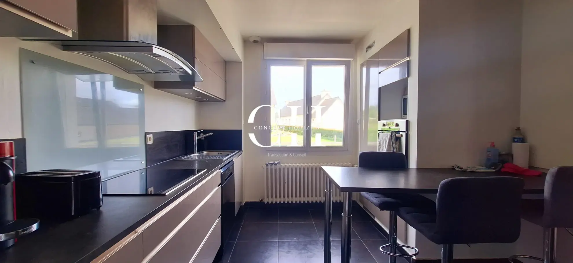 Belle maison lumineuse avec vue dégagée et sous-sol total à Hillion 