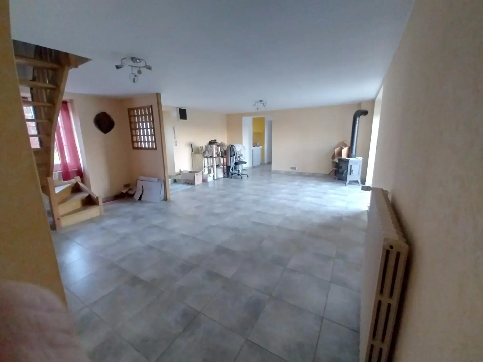 Belle maison en pierre rénovée avec piscine et grand jardin à Razac-sur-l'Isle 
