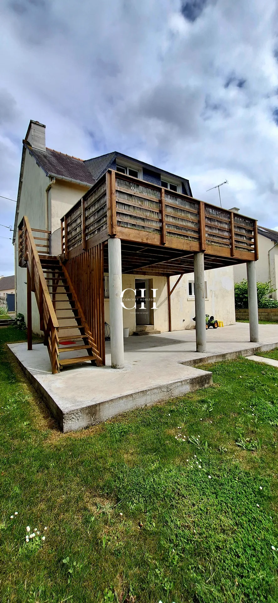 Belle maison lumineuse avec vue dégagée et sous-sol total à Hillion 