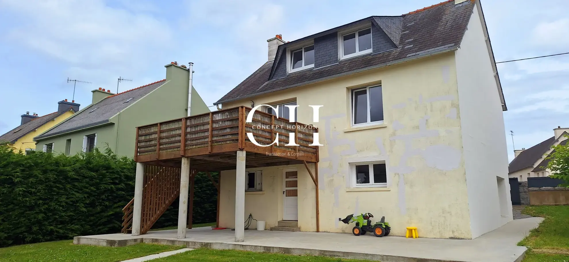 Belle maison lumineuse avec vue dégagée et sous-sol total à Hillion 