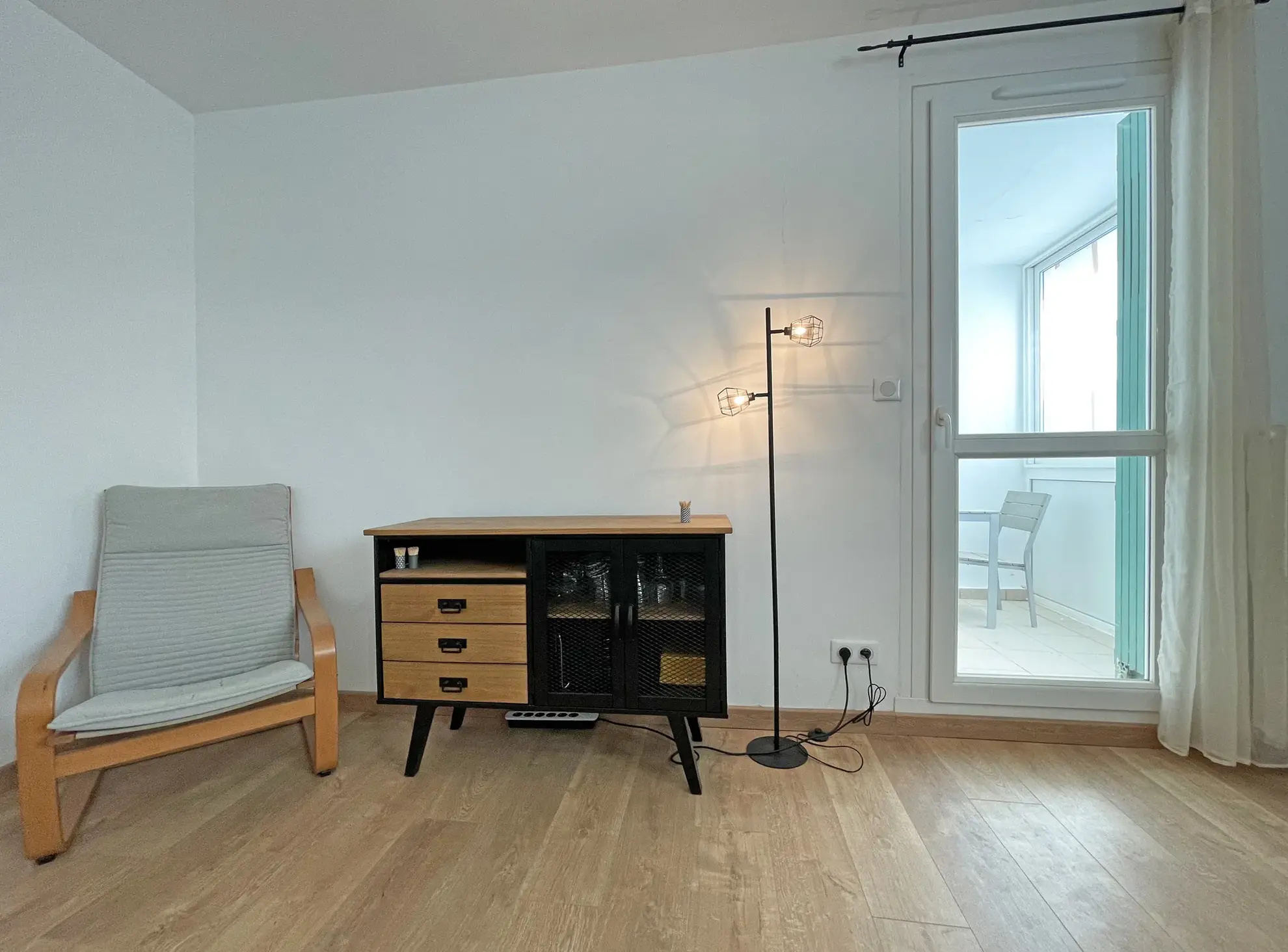 Appartement 4 pièces rénové avec vue panoramique à Nîmes - Dernier étage 