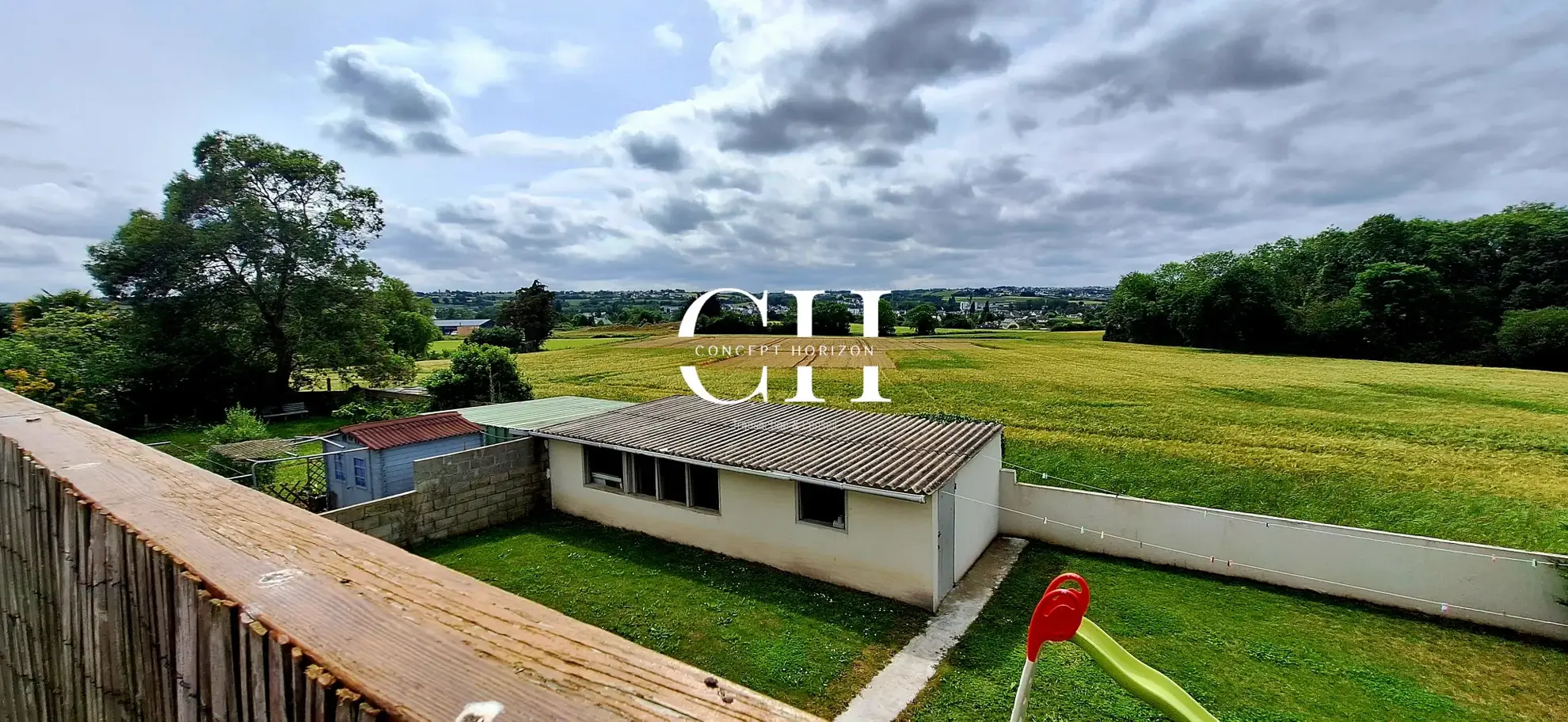Belle maison lumineuse avec vue dégagée et sous-sol total à Hillion 