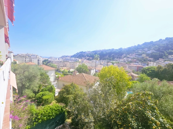Appartement 2 pièces avec terrasse à Nice Nord - Vue dégagée et environnement calme