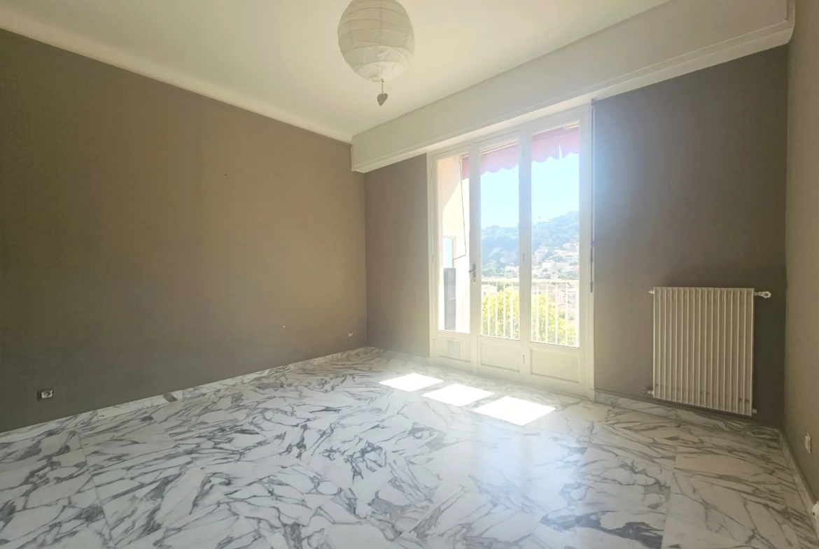 Appartement 2 pièces avec terrasse à Nice Nord - Vue dégagée et environnement calme 