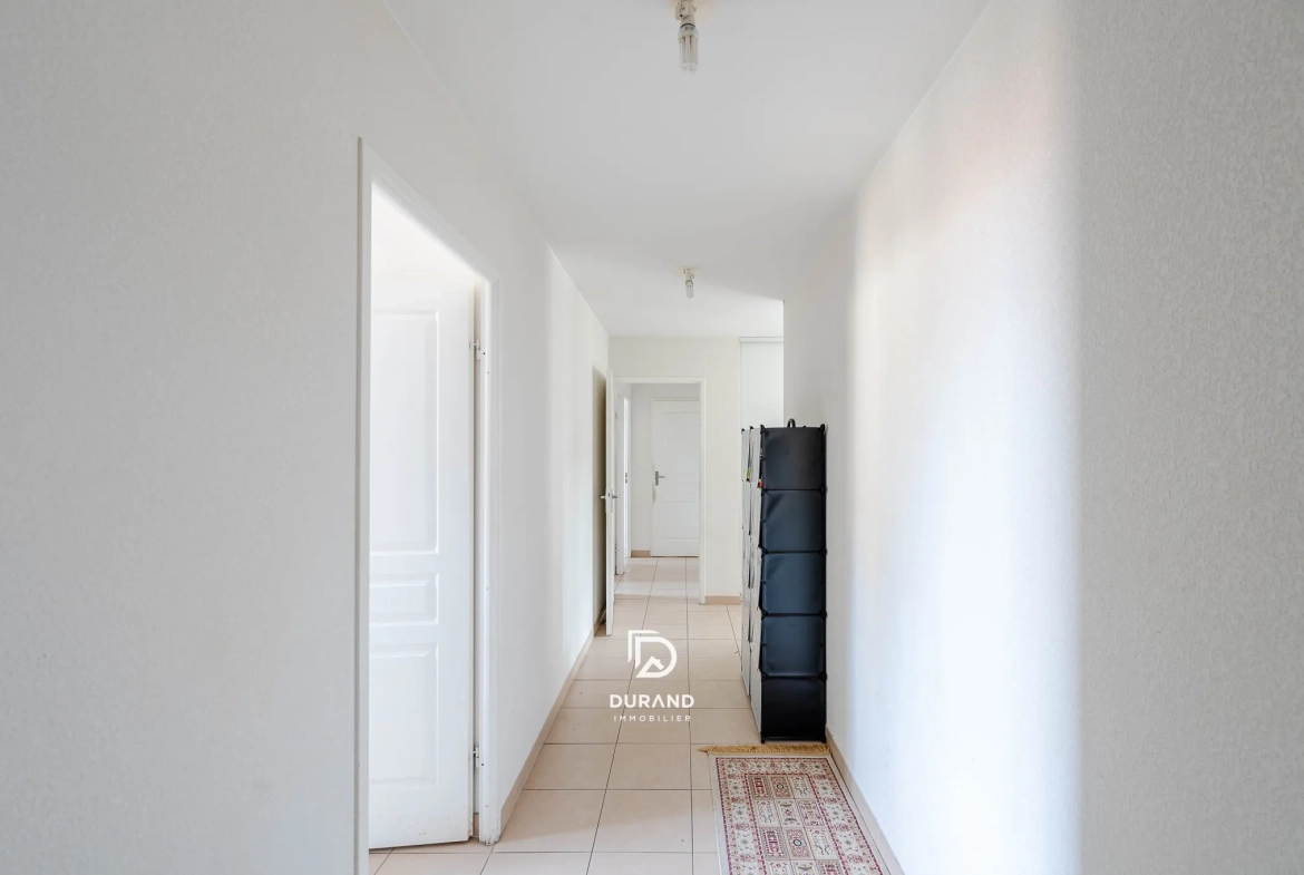 Appartement T4 avec terrasse et parking à Marseille 13003 