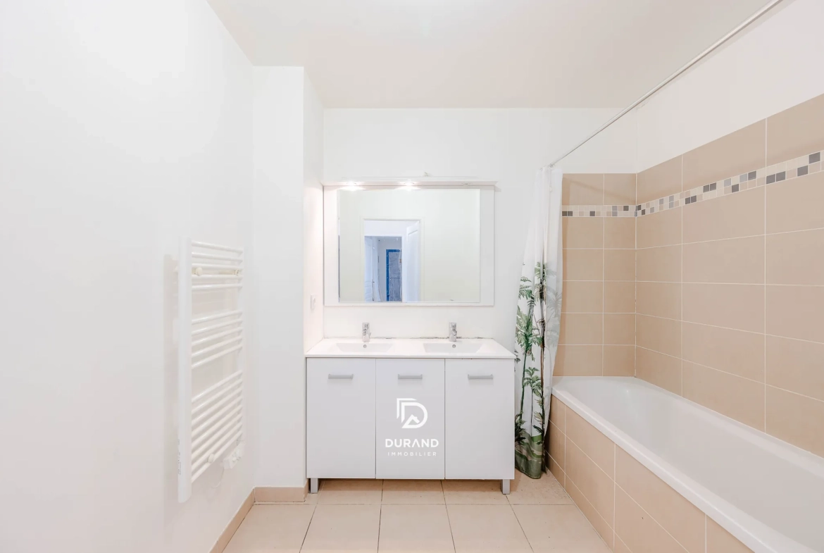 Appartement T4 avec terrasse et parking à Marseille 13003 