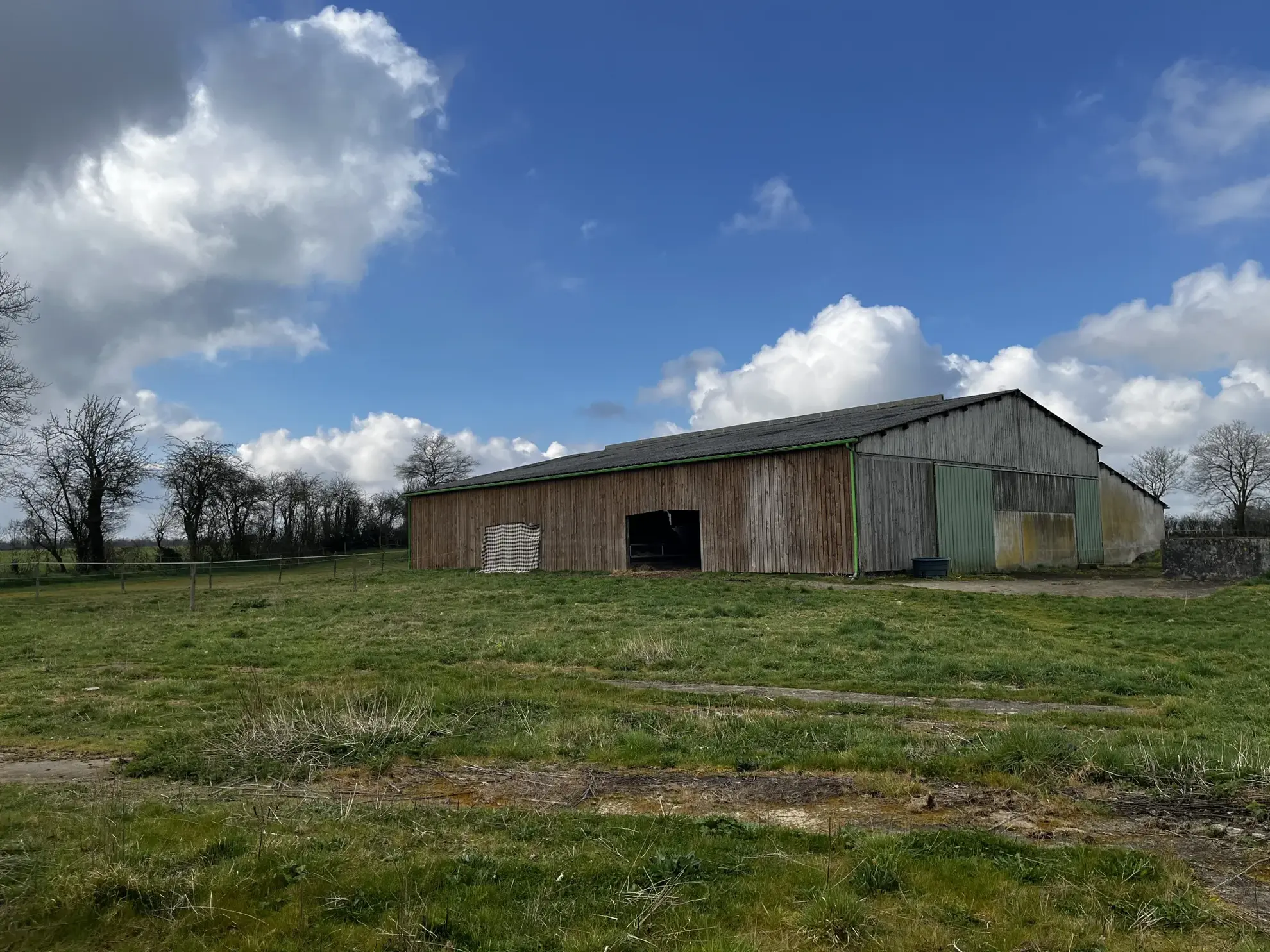 Propriété équestre avec habitation, dépendances et terrain à Bressuire, 79300 
