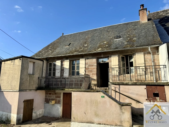 Maison à rénover de 110 m² avec terrasse à Allassac