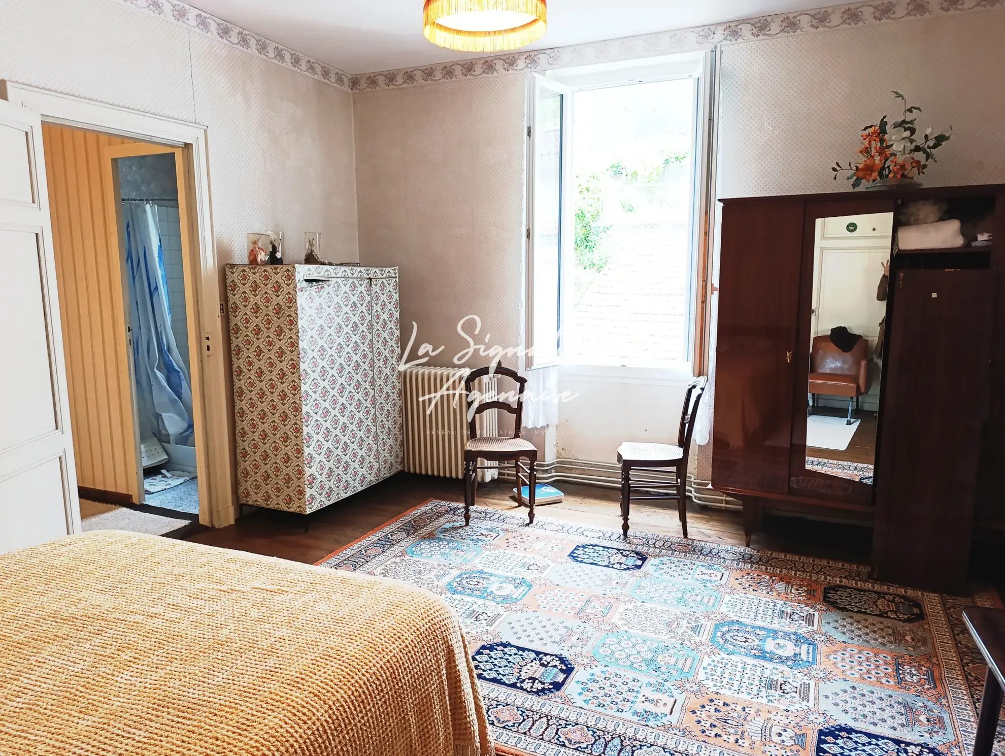 Ensemble immobilier avec maison, appartement, jardin et garage à Clermont-Dessous 