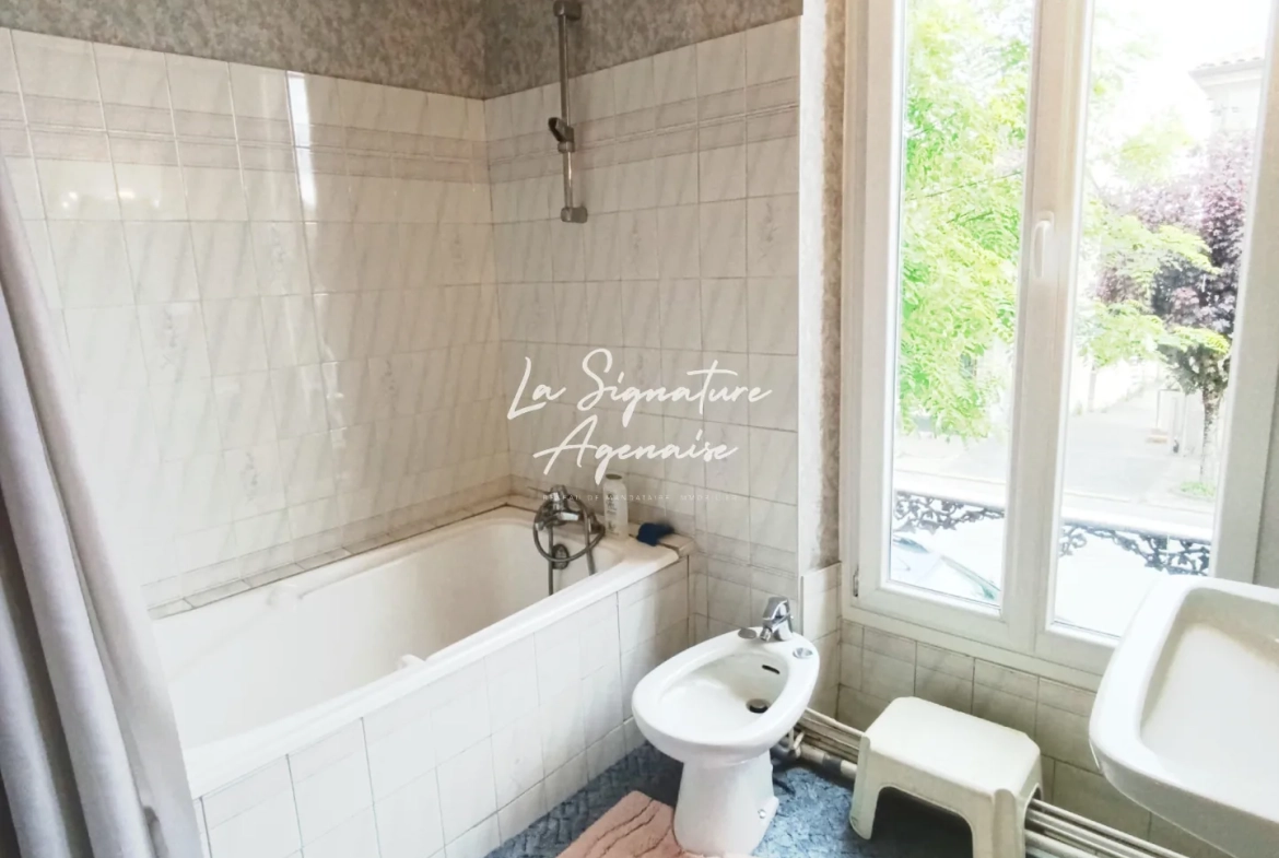 Ensemble immobilier avec maison, appartement, jardin et garage à Clermont-Dessous 