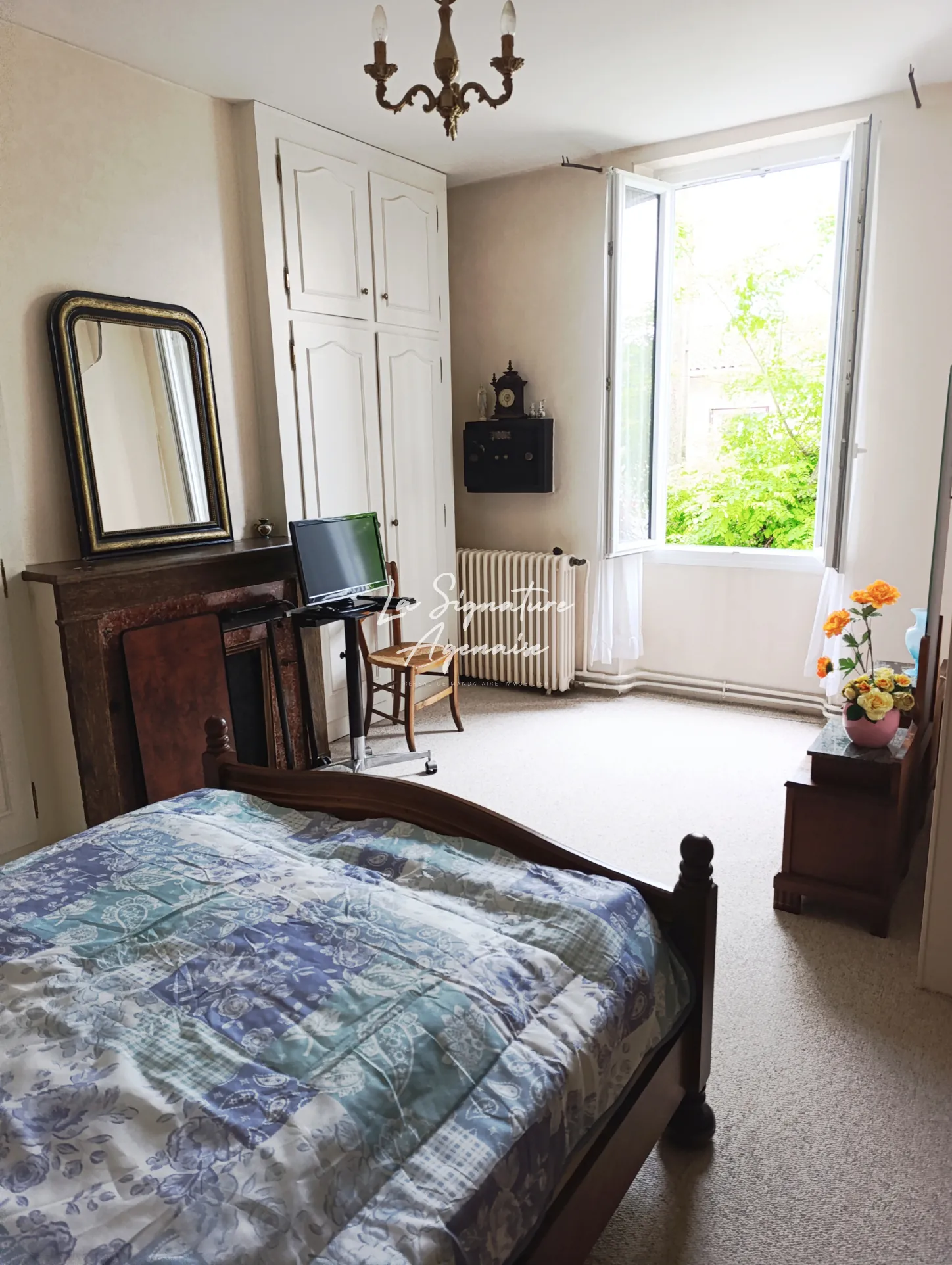 Ensemble immobilier avec maison, appartement, jardin et garage à Clermont-Dessous 