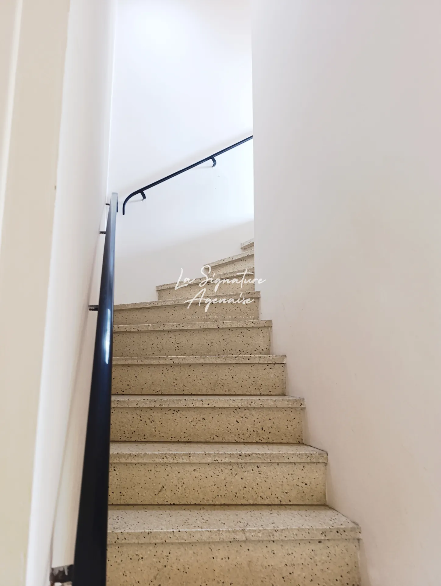 Ensemble immobilier avec maison, appartement, jardin et garage à Clermont-Dessous 