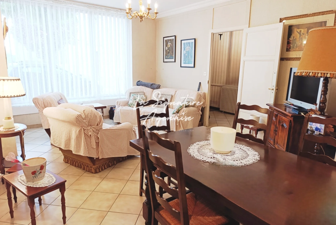Ensemble immobilier avec maison, appartement, jardin et garage à Clermont-Dessous 