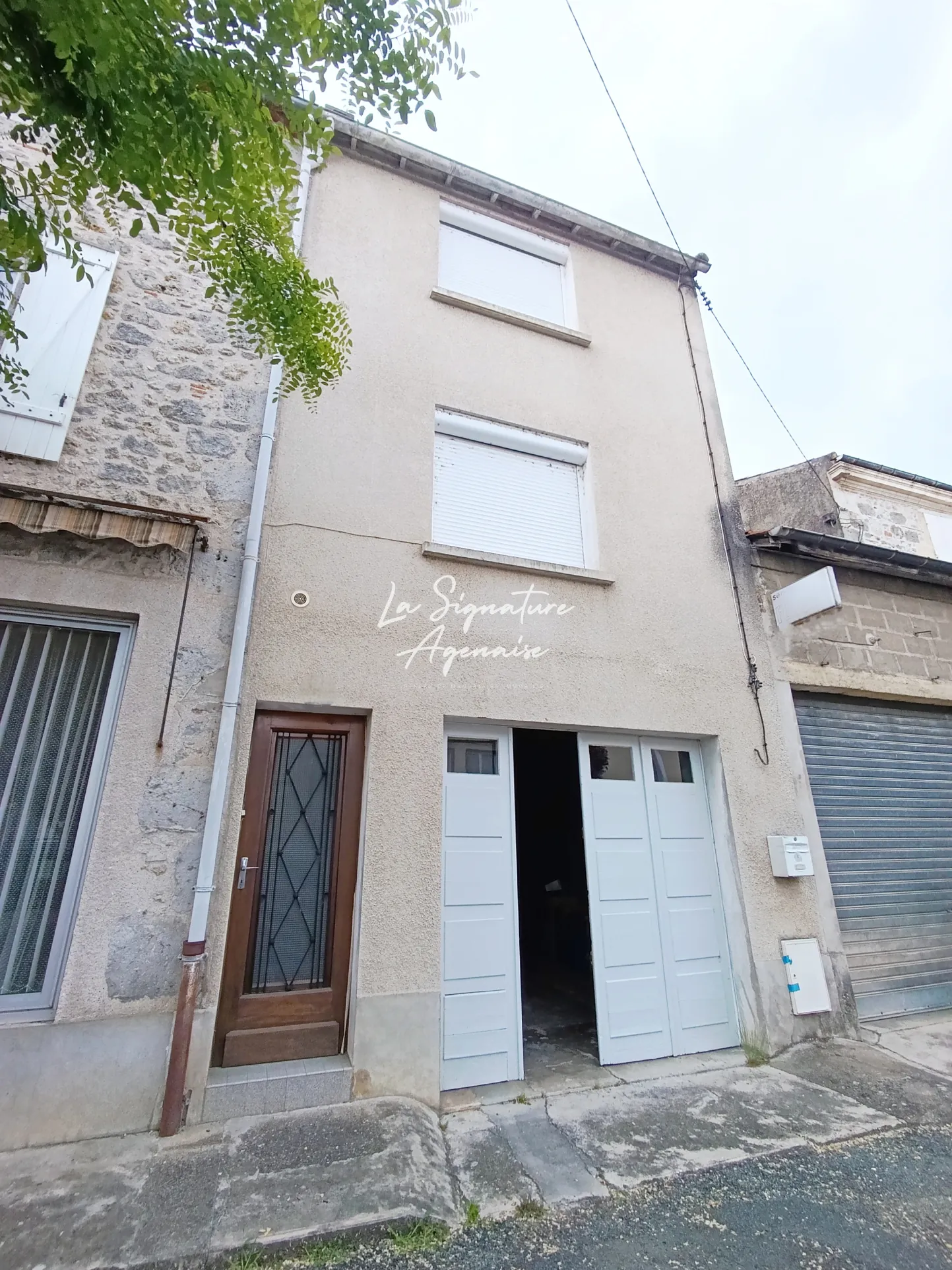 Ensemble immobilier avec maison, appartement, jardin et garage à Clermont-Dessous 