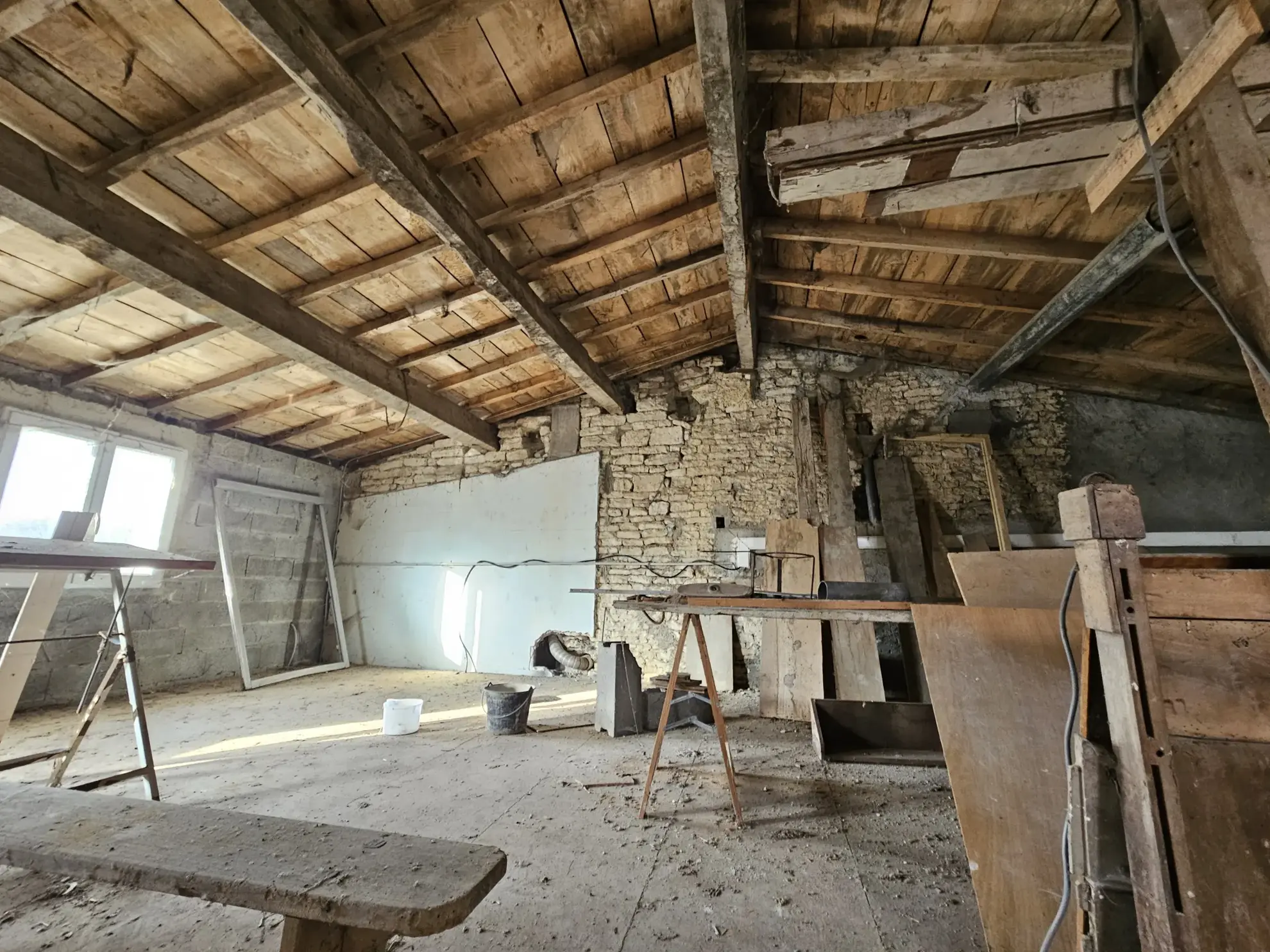 Maison à rafraîchir avec 4 chambres et dépendances à Saint-Georges-de-Rex 