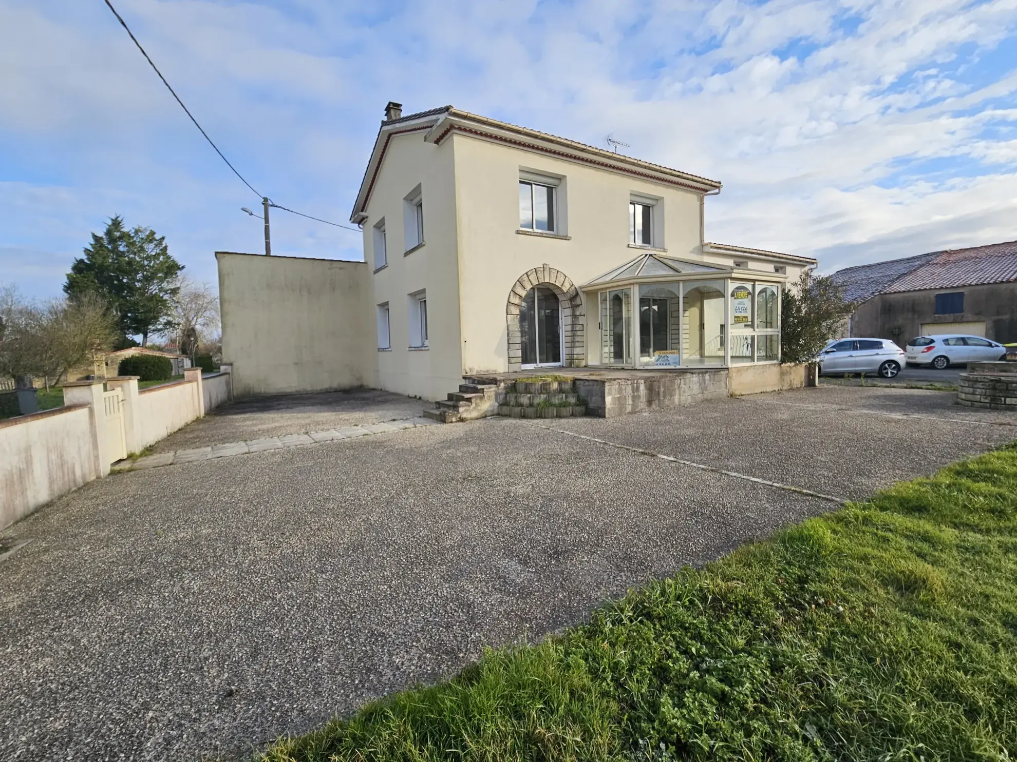 Maison à rafraîchir avec 4 chambres et dépendances à Saint-Georges-de-Rex 