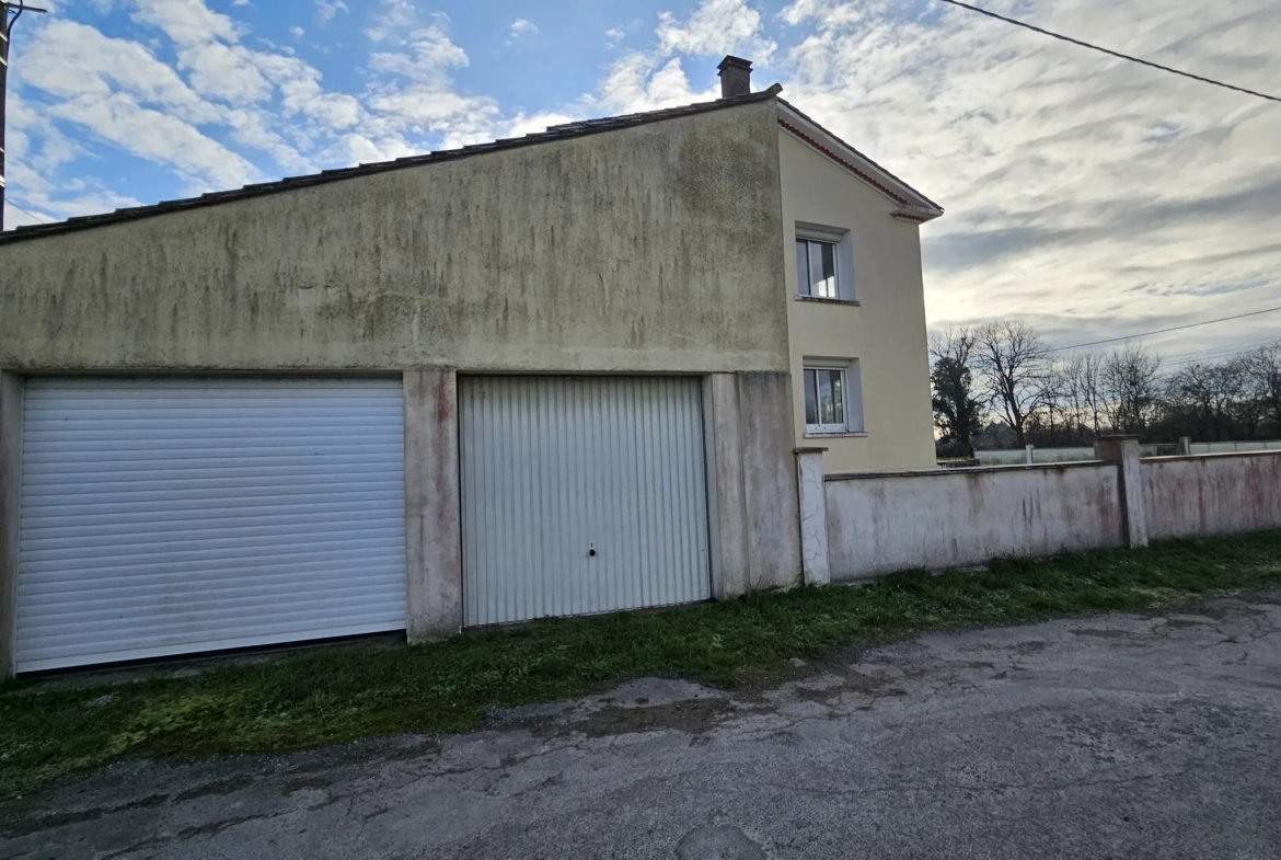 Maison à rafraîchir avec 4 chambres et dépendances à Saint-Georges-de-Rex 