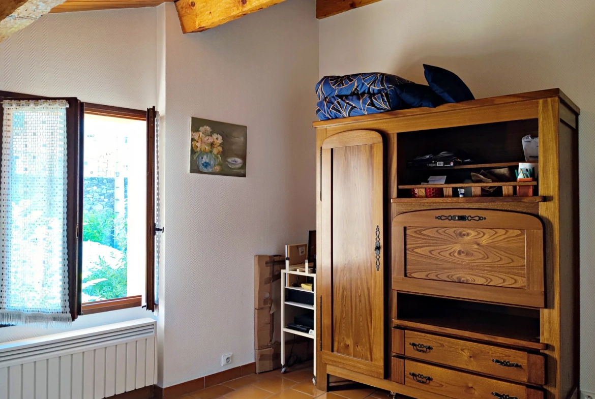 Maison de village avec vue vallée et studio indépendant à Belvédère 