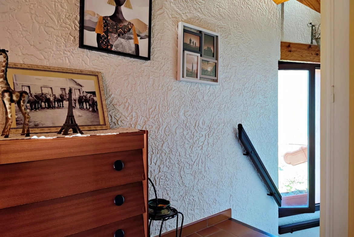 Maison de village avec vue vallée et studio indépendant à Belvédère 
