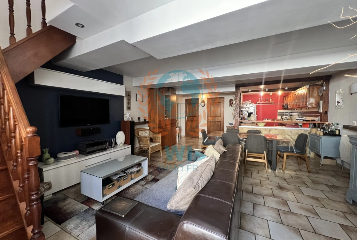 Triplex de 108 m2 avec 4 chambres au centre de Trans-en-Provence 