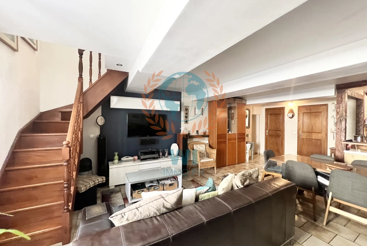 Triplex de 108 m2 avec 4 chambres au centre de Trans-en-Provence 