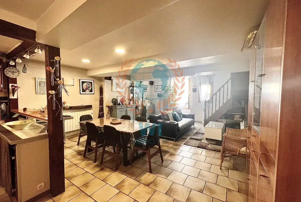 Triplex de 108 m2 avec 4 chambres au centre de Trans-en-Provence 