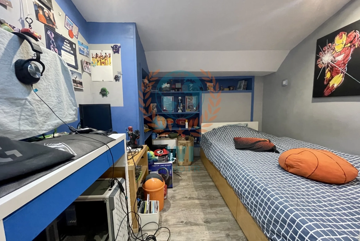 Triplex de 108 m2 avec 4 chambres au centre de Trans-en-Provence 