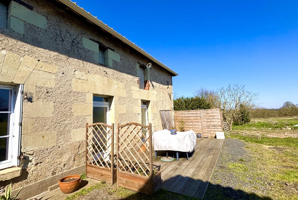 Maison de village à Cléré-sur-Layon avec terrasse et vue dégagée, 108 m² 