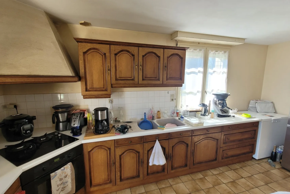 Maison de village à Cléré-sur-Layon avec terrasse et vue dégagée, 108 m² 