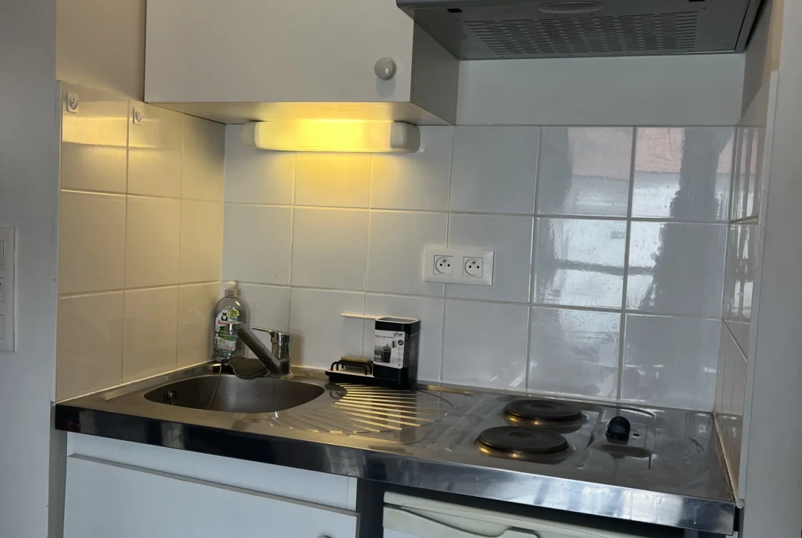 Studio de 28,73 m² à vendre à Troyes avec balcon et deux parkings 