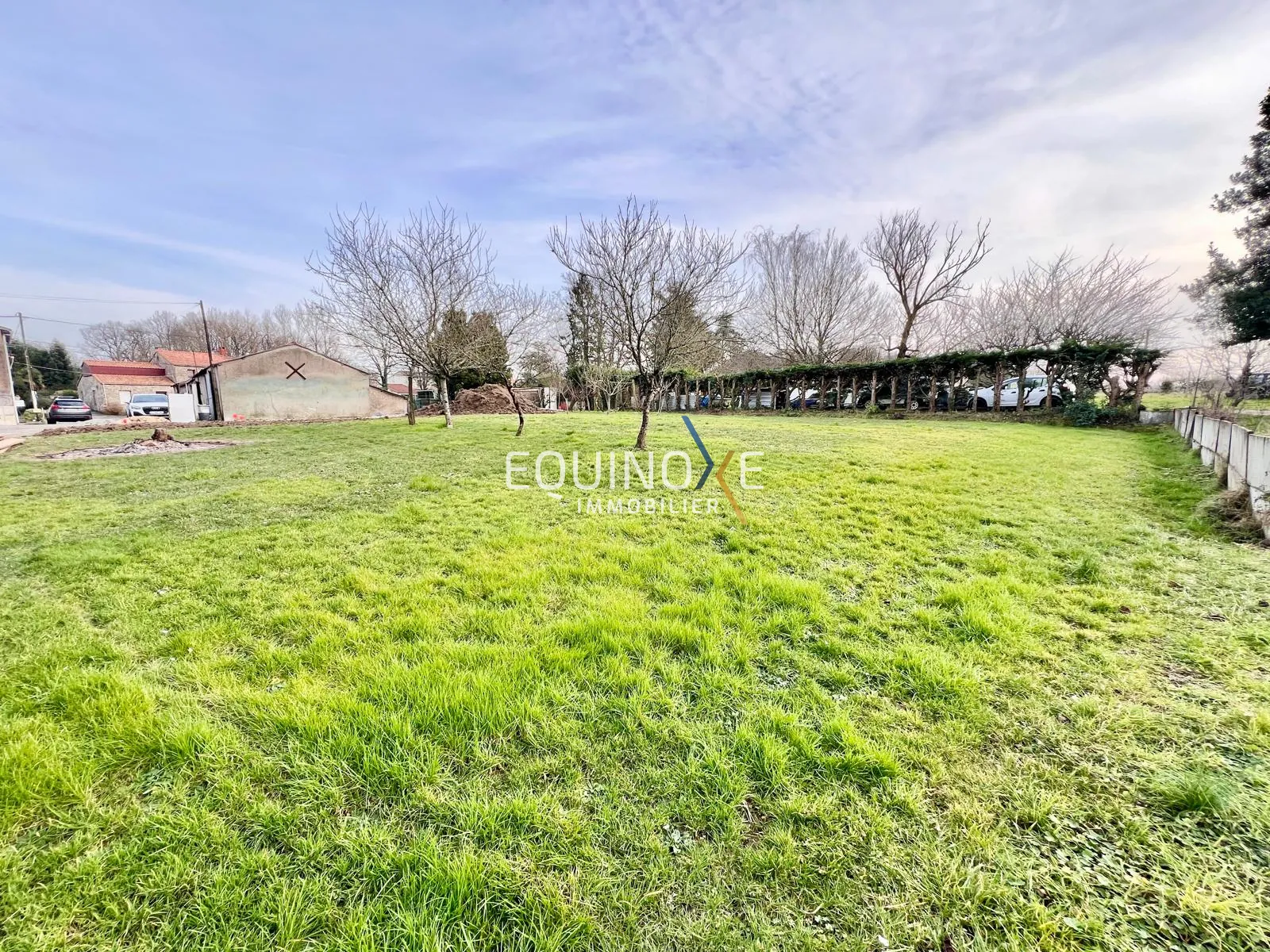 Vente de Terrain Constructible de 757 m² au Pallet près de la gare 