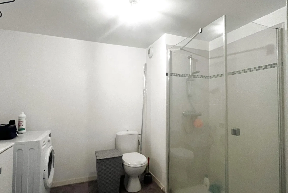 Studio de 28,73 m² à vendre à Troyes avec balcon et deux parkings 