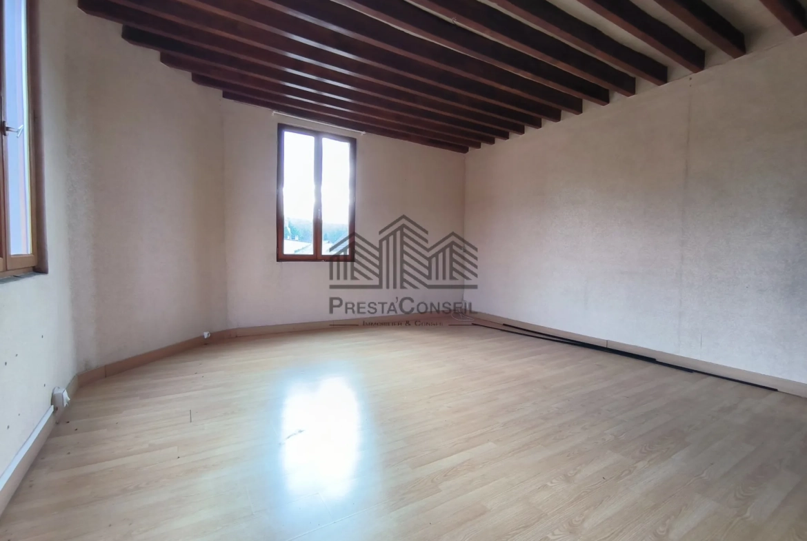 Local commercial de 138,7 m² à Saint-Pierre-Les-Elbeuf avec potentiel de transformation en habitation 