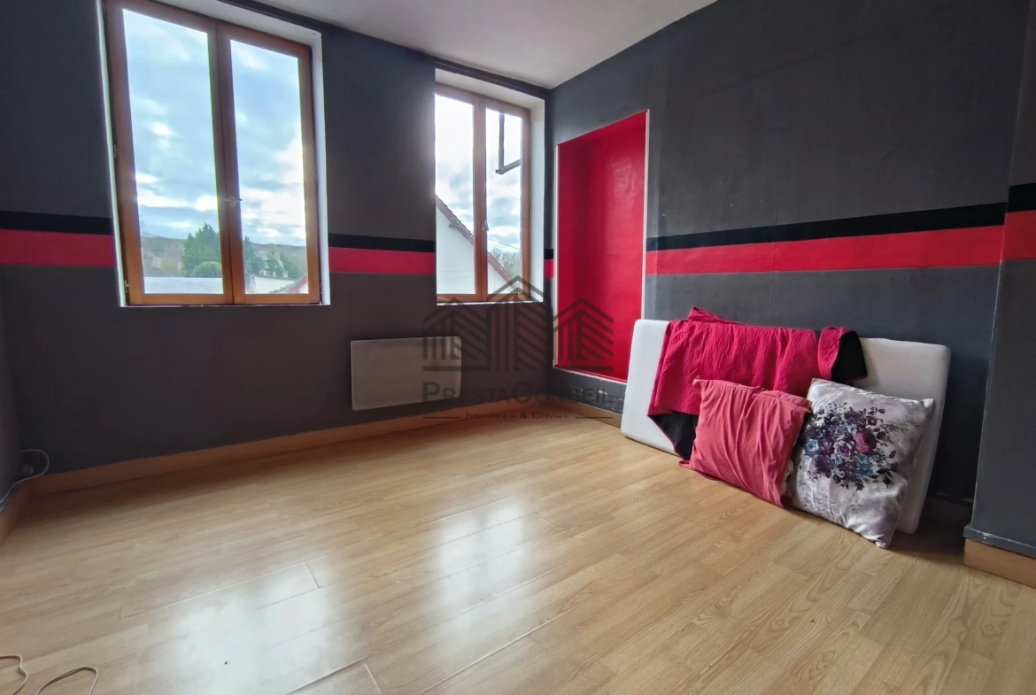 Local commercial de 138,7 m² à Saint-Pierre-Les-Elbeuf avec potentiel de transformation en habitation 