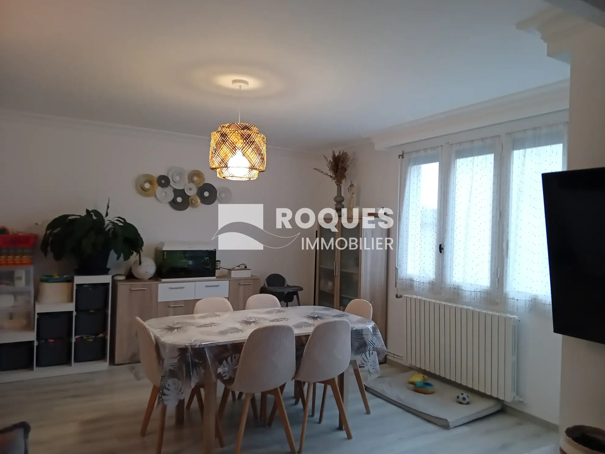 Appartement T4 rénové avec balcon et cave à Millau, proche des berges du Tarn 