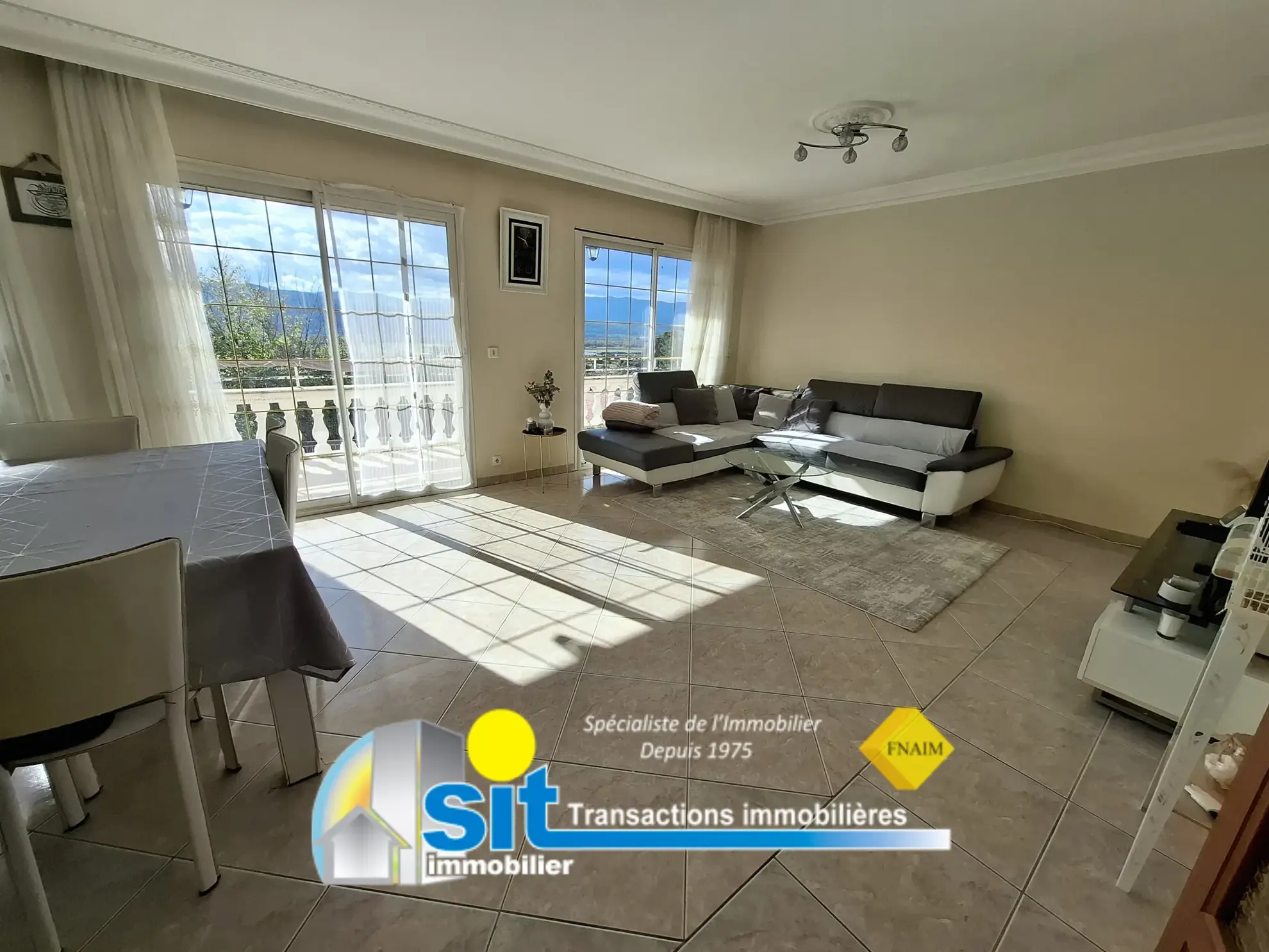 Maison familiale de 136 m² à Chanas avec vue sur le Pilat 
