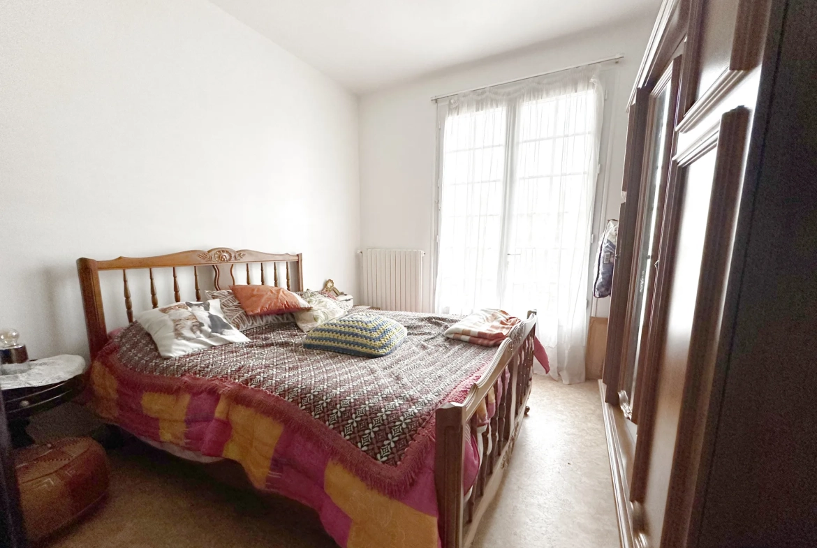 Maison de plain-pied avec grand jardin et garage à Niort - Opportunité à saisir 