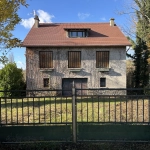 Maison familiale lumineuse à Cusset de 178 m² avec grand terrain et rénovations en cours
