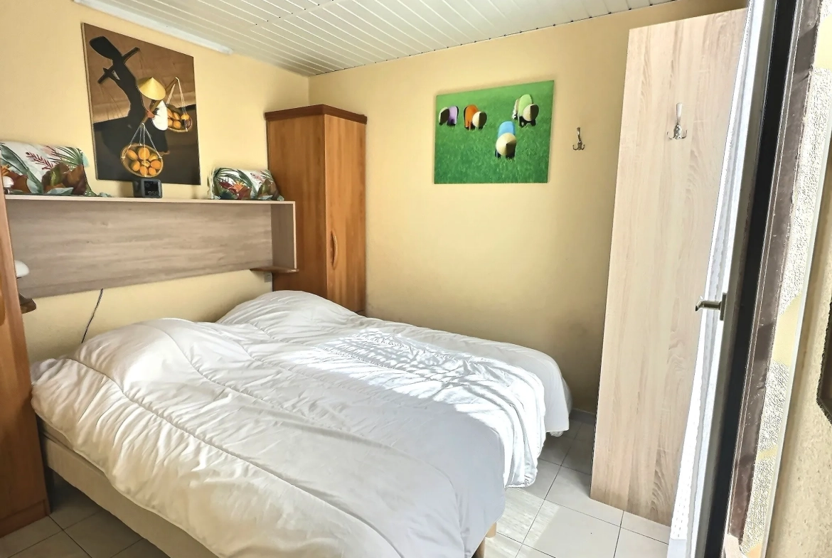 Villa avec piscine à vendre à Saint-Cyprien-Plage, 2 chambres, proche mer 