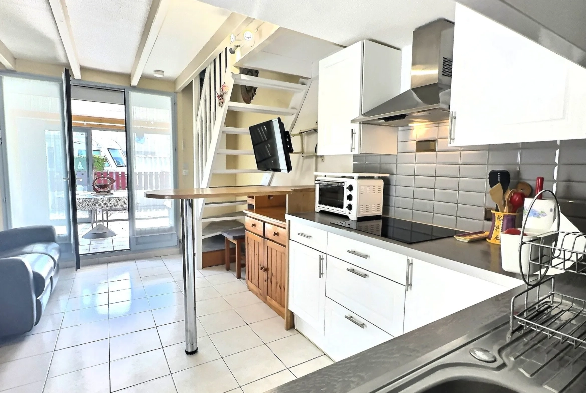 Villa avec piscine à vendre à Saint-Cyprien-Plage, 2 chambres, proche mer 